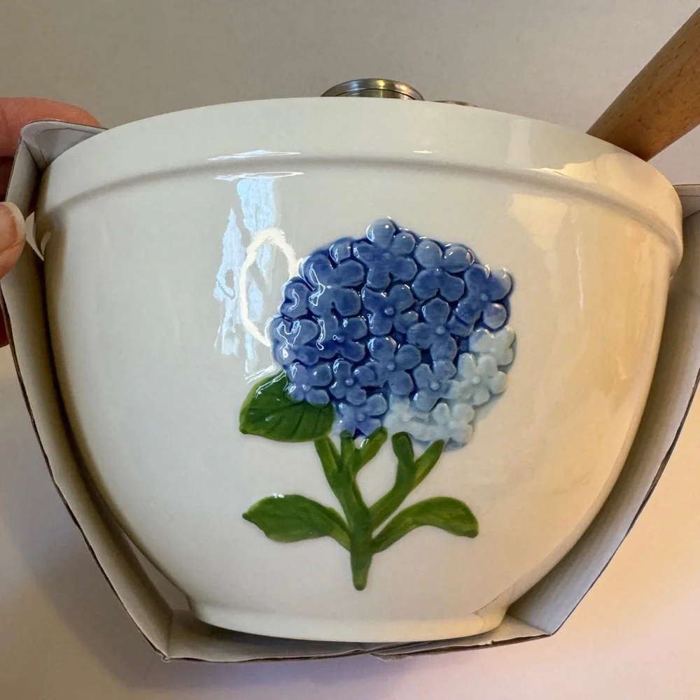 🪻Bakeshop Ceramic Floral Mixing Bowl Cookie Cutter and Spatula Set